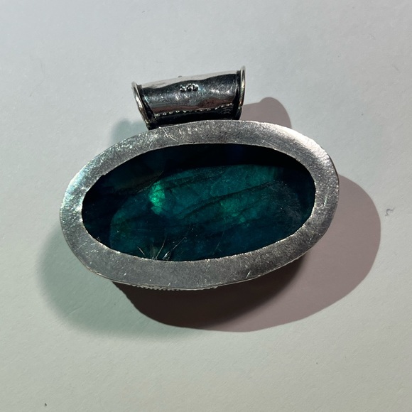 Labradorite Pendant. - Picture 8 of 12